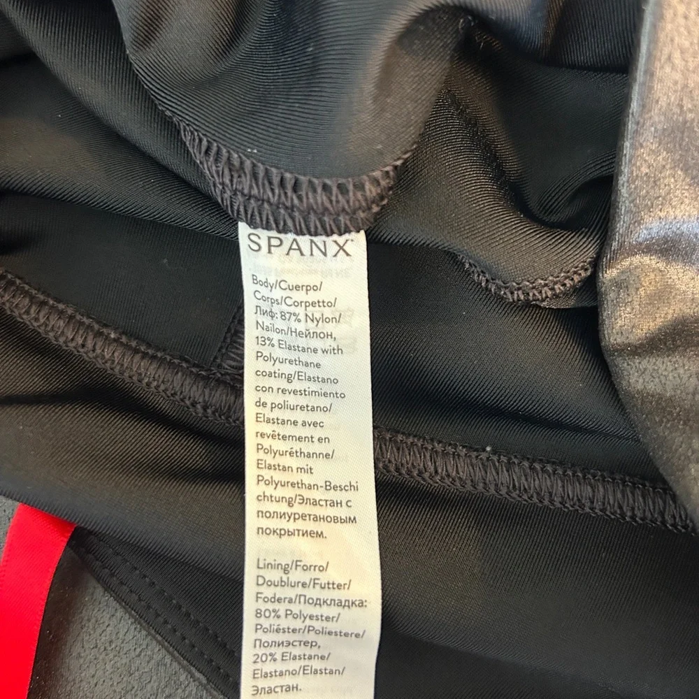 SPANX faux leather women’s Black High-Rise Leggings size small - Picture 9 of 9